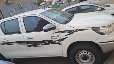 Dammam, Logistics, سيارة تويوتا هايلكس 4X4 موديل 2022 ديزل للإيجار م