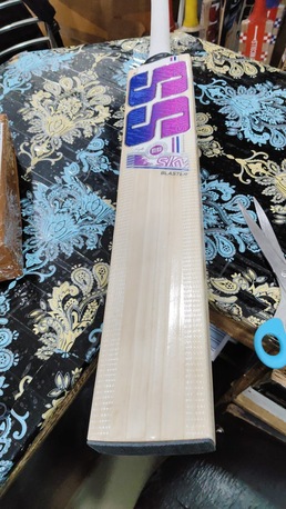 Manama, Sporting Goods, BHD 95,  SS SKY Blaster English Willow Cricket Bat