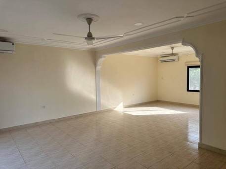 Manama, Villas, BHD 600,  Semi Furnished Compound Villa In Jurdab For Rent فيلا نص مفروش للايجار في جرداب