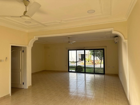 Manama, Villas, BHD 600,  Semi Furnished Compound Villa In Jurdab For Rent فيلا نص مفروش للايجار في جرداب