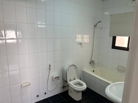 Manama, Villas, BHD 600,  Semi Furnished Compound Villa In Jurdab For Rent فيلا نص مفروش للايجار في جرداب