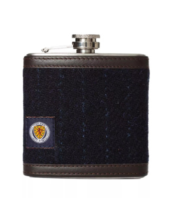 Edinburgh, Clothing & Accessories, GBP 58,  Refined Tradition: Premium Walker Slater Tweed Hip Flasks
