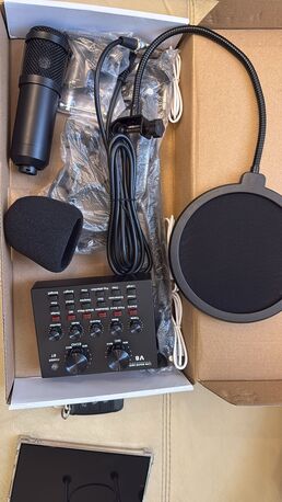 Juffair, Electronics, BHD 40,  Wireless Karaoke Mics And Condenser Microphones For Sale