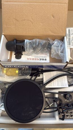 Juffair, Electronics, BHD 40,  Wireless Karaoke Mics And Condenser Microphones For Sale