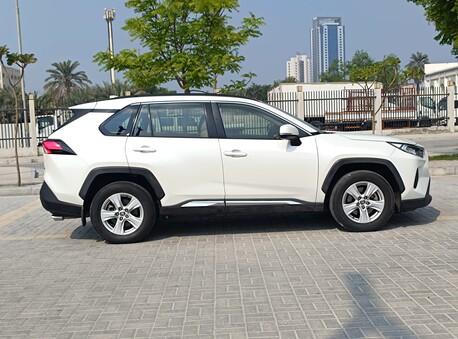 Riffa, Vehicles, Cars & Trucks , BHD 7700,  TOYOTA RAV-4,  2021,  Automatic,  122000 KM,  AGENCY SERVICE
