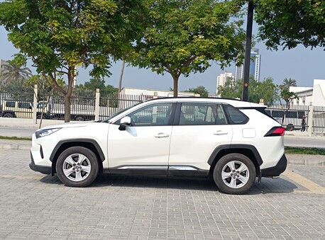 Riffa, Vehicles, Cars & Trucks , BHD 7700,  TOYOTA RAV-4,  2021,  Automatic,  122000 KM,  AGENCY SERVICE