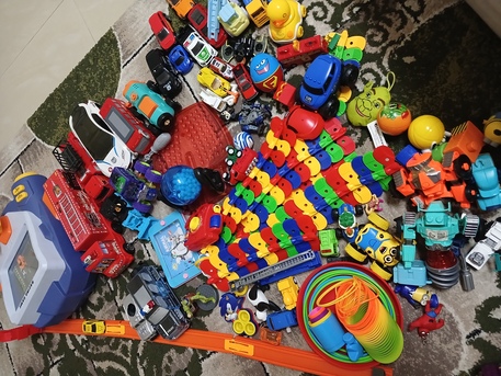Jubail, Household Items, SAR 1,  Curtains & Rugs & Baby Toys For Sale