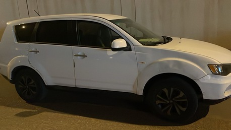 Al Batha, Vehicles, Cars & Trucks , SAR 21500,  Mitsubishi Outlander 4*4,  2012,  Automatic,  26 KM,  Mitsubishi Outlander Urgent Sale