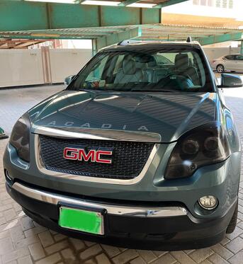Juffair, Vehicles, Cars & Trucks , BHD 1425,  Gmc Acadia,  2010,  Automatic,  218000 KM,  Well Maintained   Top Variant (SLT)