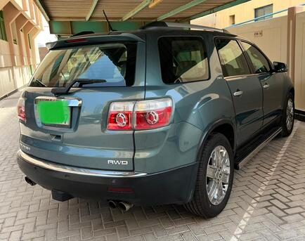 Juffair, Vehicles, Cars & Trucks , BHD 1425,  Gmc Acadia,  2010,  Automatic,  218000 KM,  Well Maintained   Top Variant (SLT)