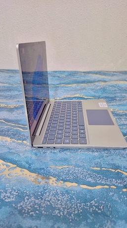 Riyadh, Computers, SAR 1250, Microsoft Surface Go - Core I5 10th - 16gb Ram - 256gb Ssd - Touchscreen