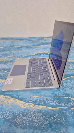 Riyadh, Computers, SAR 1250,  Microsoft Surface Go - Core I5 10th - 16gb Ram - 256gb Ssd - Touchscreen