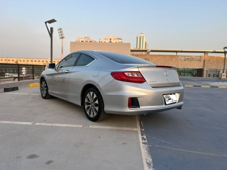 Manama, Vehicles, Cars & Trucks , BHD 1,  Honda Accord,  2015,  142000 KM,  Coupe - Sunroof