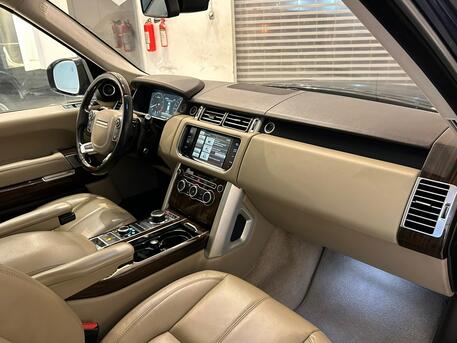 East Riffa, Vehicles, Cars & Trucks , BHD 8900,  Land Rover Range Rover,  2015,  Automatic,  171000 KM,  RANGE ROVER VOGUE HSE MODEL  FOR SALE
