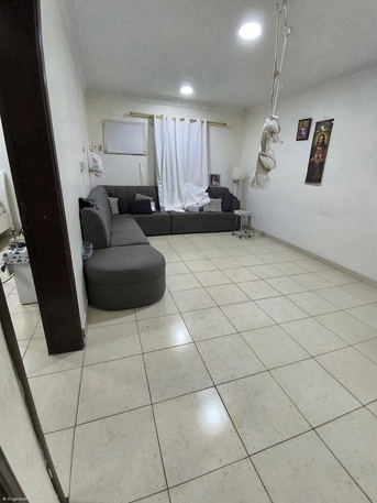  , SAR 900/month,  900 Sar  One Room Is Available For A Single Female Bachelor In A Clean, Quiet 3BHK Family, 2
