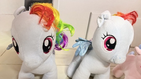 Hamad Town, Toys & Games, BHD 6,  Unicorn 4 Pcs Neat And Good Condition Together For Sale