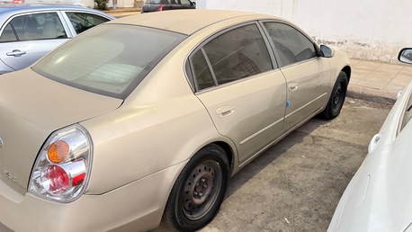 Jeddah, Vehicles, Cars & Trucks , SAR 8000,  Nissan Altima,  2005,  Manual,  345000 KM,  Urgent Sale_  Model