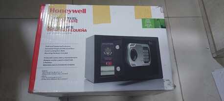 Yanbu, Household Items, SAR 360,  Honeywell Safes Locker-5101 Steel Security Safe With Hotel-Style Digital Lock