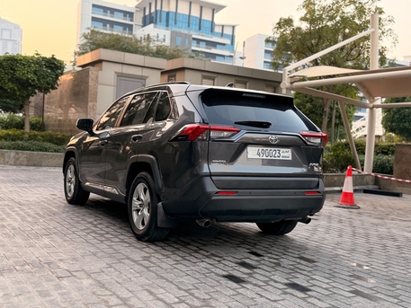 Manama, Vehicles, Cars & Trucks , BHD 7750,  Toyota RAV4,  2021,  Automatic,  167000 KM,    FULLY DEALER MAINTAINED, CAREFULLY DRIVEN CAR FOR SALE