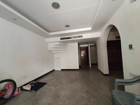Adliya, Commercial Villas, BHD 400,  Adliya:- 3Bhk Duplex Commercial Villa On Rent.Bd 400/- Without Ewa.