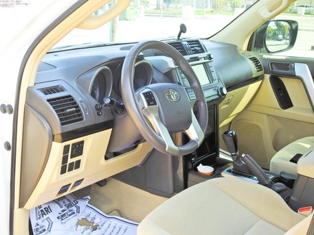 Manama, Vehicles, Cars & Trucks , Toyota Prado,  2014,  Automatic,  118000 KM,    LOW MILEAGE FOR SALE.