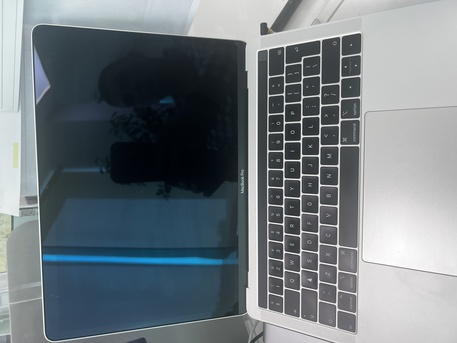 Riyadh, Computers, SAR 2500,  Apple MacBook Pro 13inch With Touch Bar