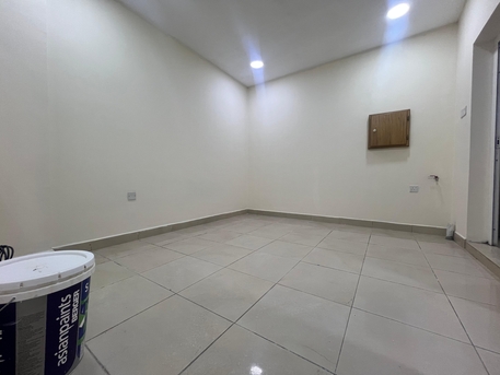 Mahooz, Apartments/Houses, BHD 140/year,  1 BR,  EXCELLENT STUDIO SEMI FURNISHD WITH UNLIMITED EWA SUITABLE SINGLE SIZE BED