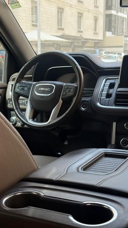 Jeddah, Vehicles, Cars & Trucks , SAR 230000,  GMC YUKON SLE,  2023,  Automatic,  59000 KM,   BLACK EDITION