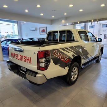 Paris, Vehicles, Cars & Trucks , BHD 6000,  Mitsubishi L 200,  2023,  Manual,  27000 KM,   Pickup