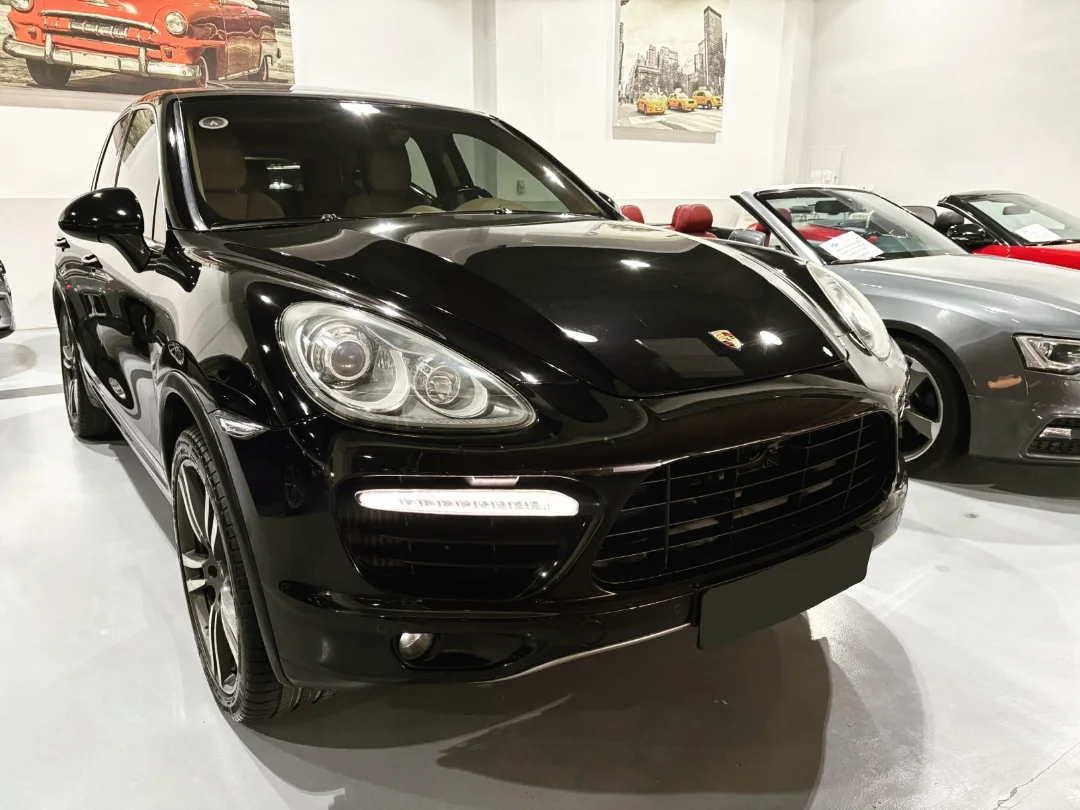 Amwaj Islands, Vehicles, Cars & Trucks , BHD 4800,  Porsche Cayenne Turbo,  2011,  Automatic,  183000 KM,     V8 4.8L TC 500 HP  Full Option