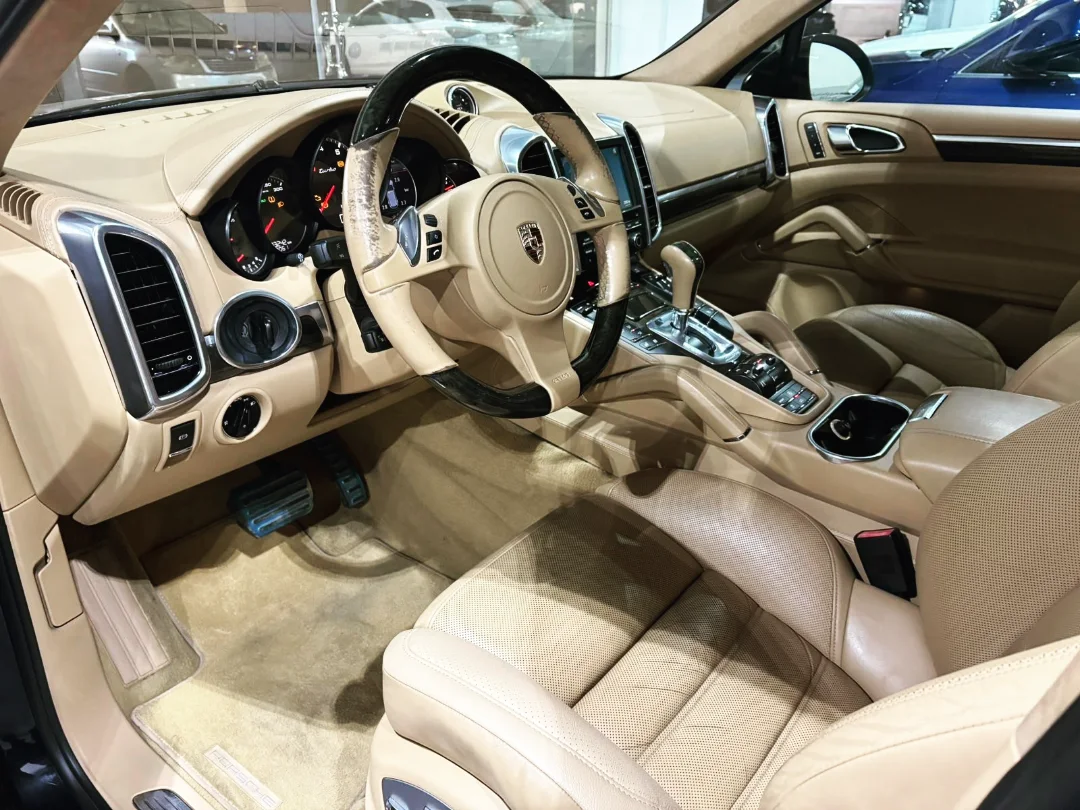 Amwaj Islands, Vehicles, Cars & Trucks , BHD 4800,  Porsche Cayenne Turbo,  2011,  Automatic,  183000 KM,     V8 4.8L TC 500 HP  Full Option