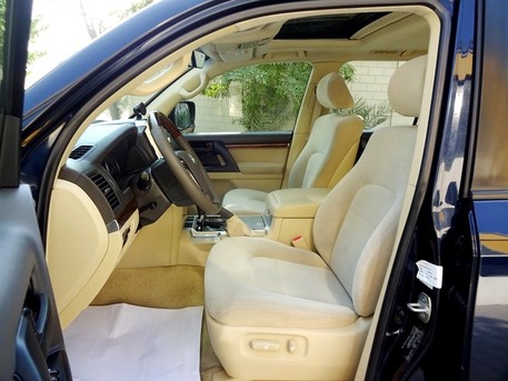 Manama, Vehicles, Cars & Trucks , BHD 15500,  Toyota Land Cruiser,  2017,  Automatic,  211000 KM,   GXR Blue 4.0 L  V6 8 Seat Agent Maintained Single User 4x4 Drive