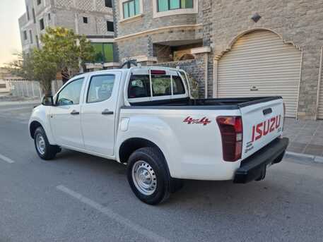 Manama, Vehicles, Cars & Trucks , BHD 3800,  Isuzu D-MAX Pickup Dubble Cabain 4x4 Well Mantaine Dizzel,  2020,  Manual,  200000 KM,