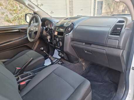 Manama, Vehicles, Cars & Trucks , BHD 3800,  Isuzu D-MAX Pickup Dubble Cabain 4x4 Well Mantaine Dizzel,  2020,  Manual,  200000 KM,