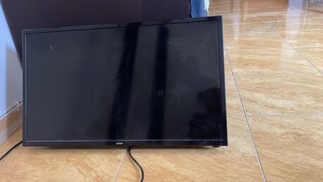 Al Malaz, Furniture, SAR 750,  200x200 King Size Bed With Mattress & 32" LED TV