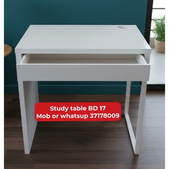 Manama, Furniture, BHD 17,  🌍🌐Study Table In Good Condition For Sale With Delivery