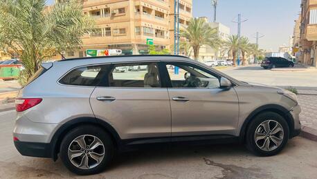 Riyadh, Vehicles, Cars & Trucks , SAR 32000,  2015,  2015,  Automatic,  280000 KM,  For Sale: Hyundai Santa Fe &ndash; 7-Seater In Excellent Condition