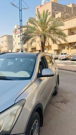 Riyadh, Vehicles, Cars & Trucks , SAR 32000,  2015,  2015,  Automatic,  280000 KM,  For Sale: Hyundai Santa Fe &ndash; 7-Seater In Excellent Condition