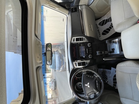 Al Olaya, Vehicles, Cars & Trucks , SAR 44000,  Mitsubishi Pajero,  2016,  Automatic,  240000 KM,   Full Option 4x4