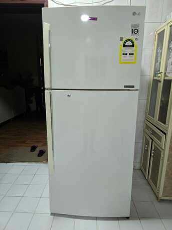 Akrabia, Appliances, SAR 800,  Big LG Refrigerator Smart Invertor (14.96 Ft&sup3;) For Sell With Free Dinning Table And Coach