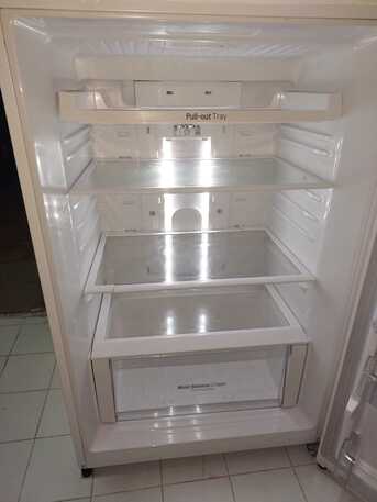Akrabia, Appliances, SAR 800,  Big LG Refrigerator Smart Invertor (14.96 Ft&sup3;) For Sell With Free Dinning Table And Coach