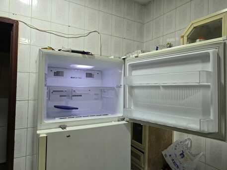 Akrabia, Appliances, SAR 800,  Big LG Refrigerator Smart Invertor (14.96 Ft&sup3;) For Sell With Free Dinning Table And Coach