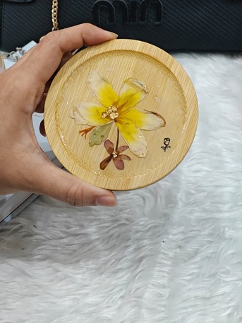 Riyadh, Household Items, SAR 20,  New Floral Resin Wooden Coaster