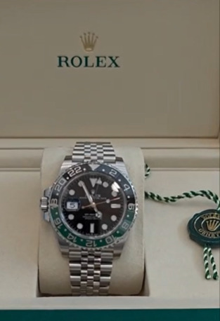 Dubai, Collectibles, AED 95000, Rolex Cosmograph Daytona Oystersteel Black Dial Aph Stainless Steel (2015) – 116520