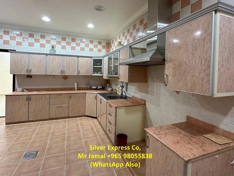 Kuwait City, Apartments/Houses, KWD 550/month,  3 BR,  100 Sq. Meter,  3 Bedroom Full Floor With Balcony For Rent In Mangaf.