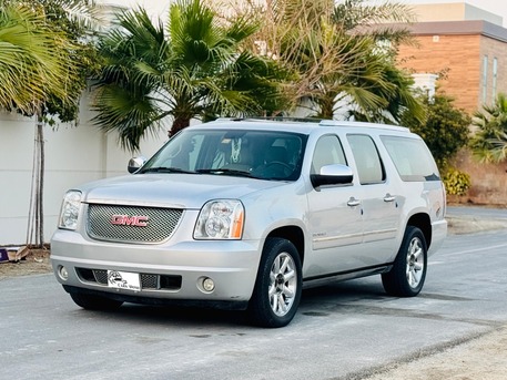Manama, Vehicles, Cars & Trucks , BHD 5700,  Gmc Yukon,  2013,  131000 KM,  Full Option - Denali - XL - Clean