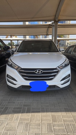 Sanabis, Vehicles, Cars & Trucks , BHD 4500,  Hyundai Tucson,  2017,  Automatic,  88000 KM,   For Sale - Expat Leaving The Country. Very Good Condition.