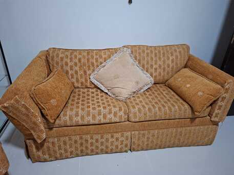Al Faisaliyah, Household Items, SAR 800,  Elegant Looking Sofa Set+display Rack Offer Sale