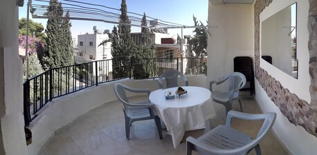 Jabal Al-Weibdeh, Household Items, JOD 175,  Bedroom For Female, In Fully Furnished Sharing Apartment