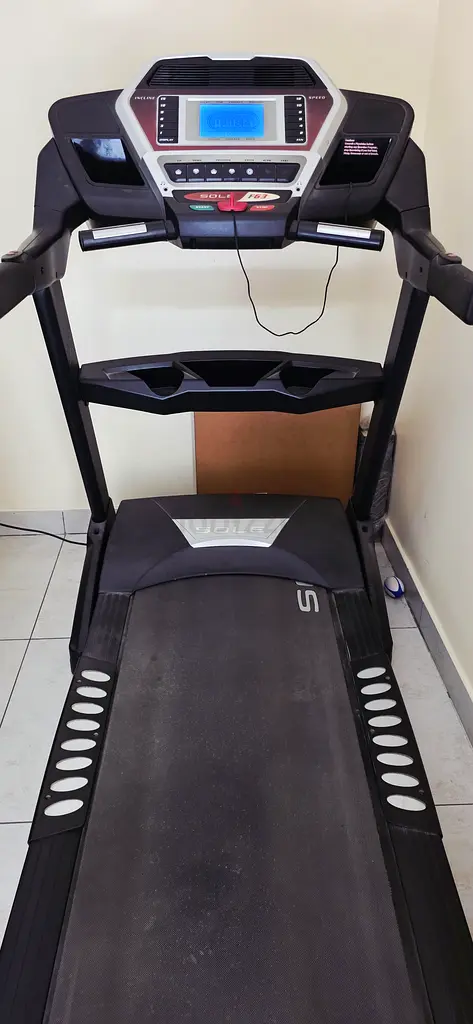 Fujairah, Heavy Equipment, AED 900,  Quality Hydraulic Sole Fitness F63 Treadmill For Sale - Great Condition
